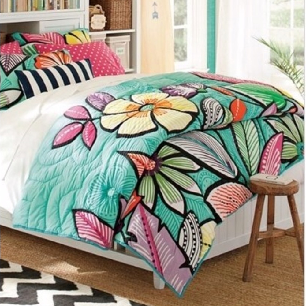 PB Teen quilt and 2 shams